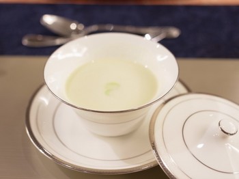 枝豆と豆乳の冷製スープ